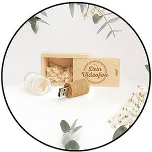 Hochwertiger USB-Stick zur Speicherung aller Sprachnachrichten aus dem Audiogästebuch – moderne und persönliche Idee für die Hochzeit